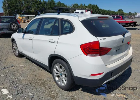 2013 BMW X1 xDrive28I z USA, uszkodzony, nr VIN WBAVL1C58DVR90301